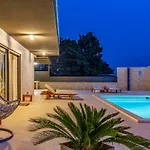 Villa Istriensonne 0005 - Maristra Mit Pool *