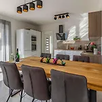 Villa Istriensonne 0005 - Maristra Mit Pool *