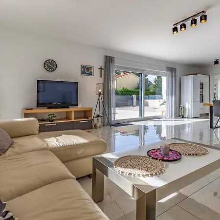 Istriensonne 0005 - 2021 New Built Ultra Modern Maristra Villa *