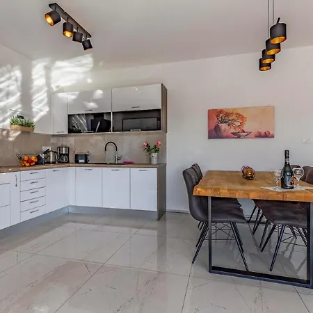 Istriensonne 0005 - 2021 New Built Ultra Modern Maristra *