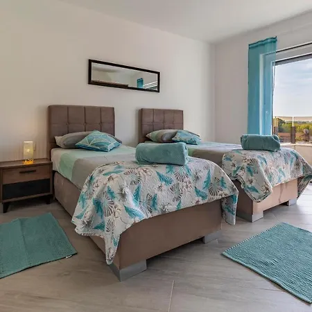 Istriensonne 0005 - Maristra Mit Pool Villa Šišan