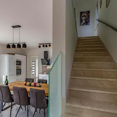 Istriensonne 0005 - 2021 New Built Ultra Modern Maristra Villa